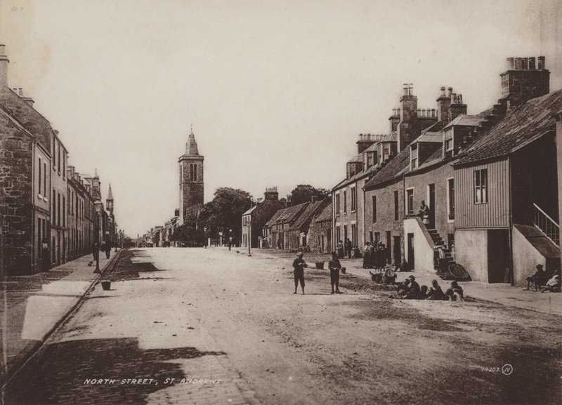 North Street, St Andrews alkotó: English Photographer