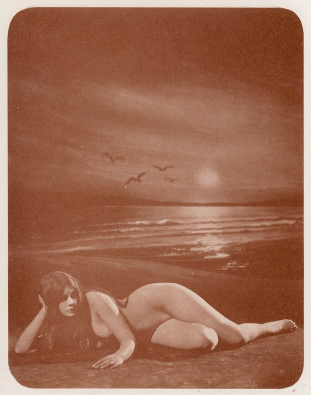 Nudista művészet: (fekete-fehér fotó) alkotó: English Photographer