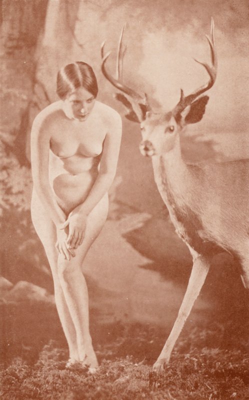 Nudista művészet: (fekete-fehér fotó) alkotó: English Photographer