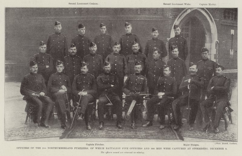 A 2. Northumberland Fusiliers tisztjei, amelyek közül öt zászlóalj tisztet és 366 embert elfogtak Stormbergben, december 9-én. alkotó: English Photographer