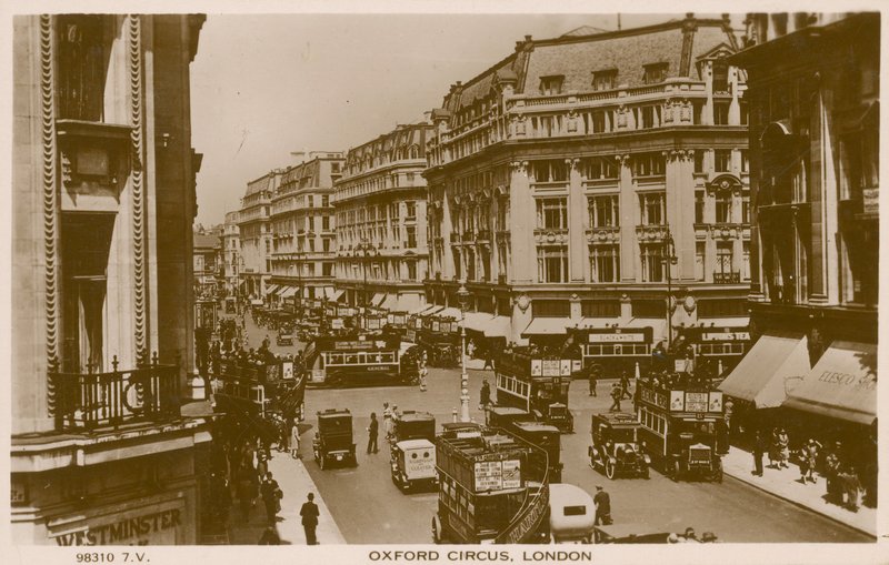 Oxford Circus, London alkotó: English Photographer