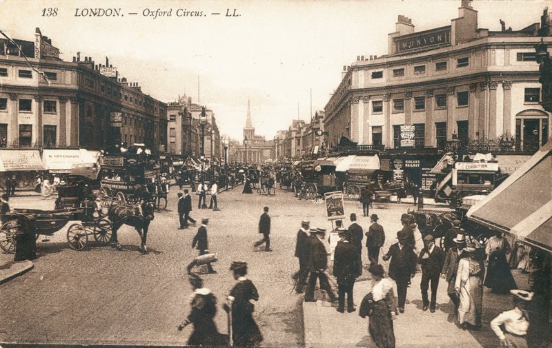 Oxford Circus a West Enden alkotó: English Photographer
