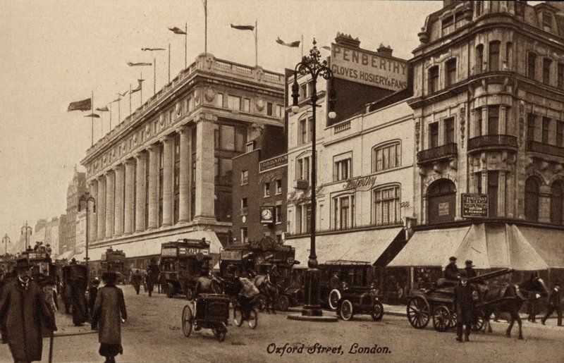Oxford Street, London, Selfridges (f/w fotó) alkotó: English Photographer