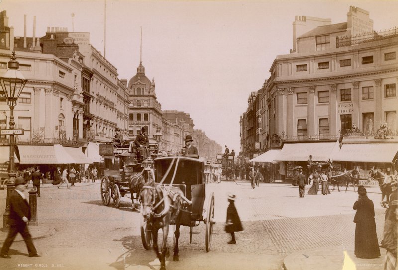 Oxford Street, Regent Circus, London alkotó: English Photographer