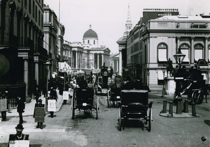 Pall Mall, London alkotó: English Photographer