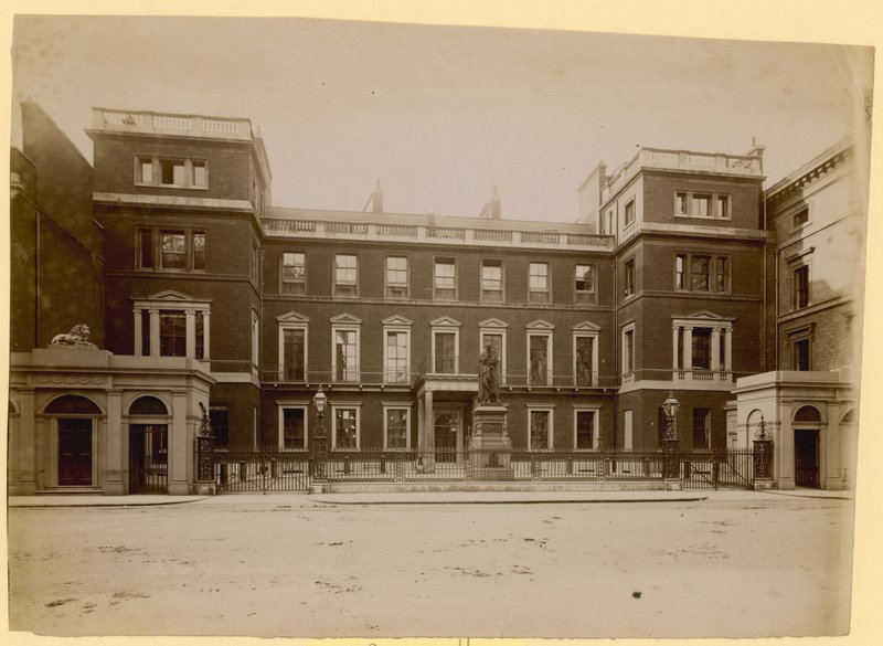 Pall Mall, London alkotó: English Photographer
