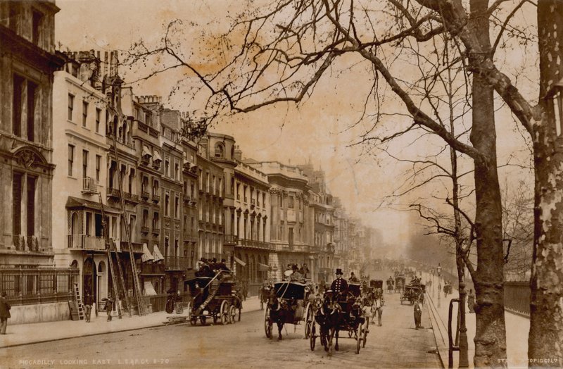 Piccadilly, London, kelet felé néz alkotó: English Photographer