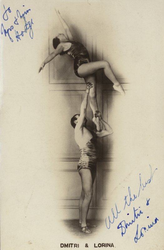 Dmitrij és Lorina portréja alkotó: English Photographer