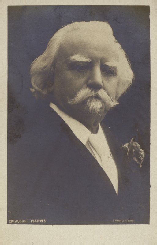 Sir August Manns portréja alkotó: English Photographer