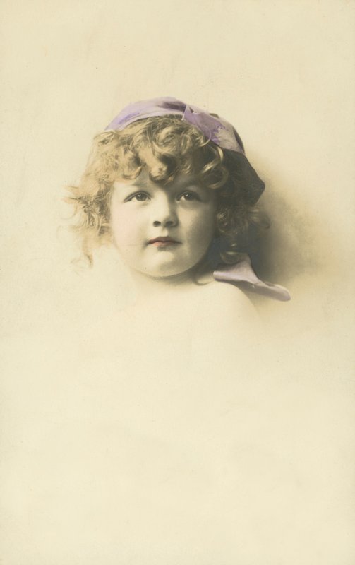 Gyermekportré (színes fénykép) alkotó: English Photographer