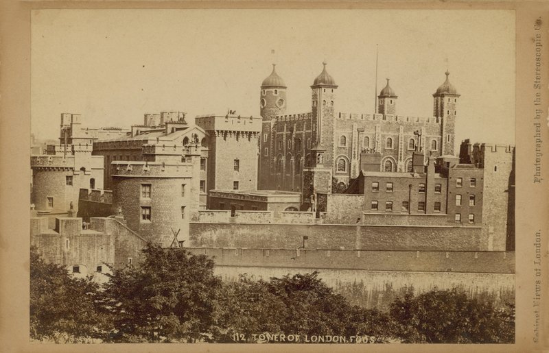 Képeslap a londoni Tower képével alkotó: English Photographer