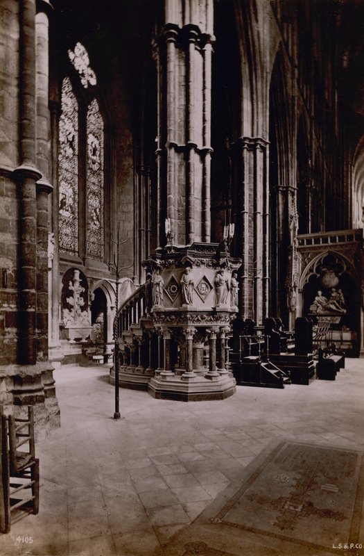 Képeslap a Westminster Abbey belsejét ábrázoló képpel alkotó: English Photographer