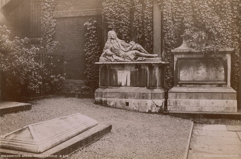 Képeslap Oliver Goldsmith sírjával a belső templomban alkotó: English Photographer