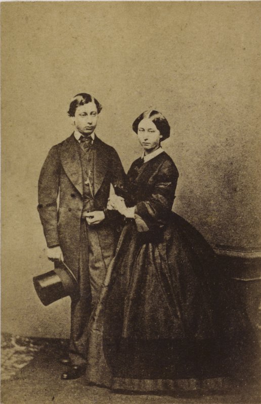 Walesi herceg és Alice hercegnő (szépia fotó) alkotó: English Photographer