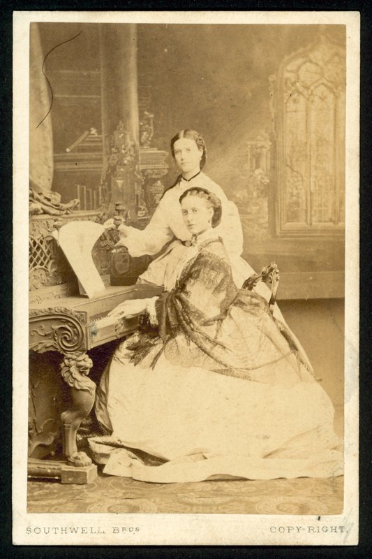 Alexandra hercegnő és Dagmar hercegnő alkotó: English Photographer