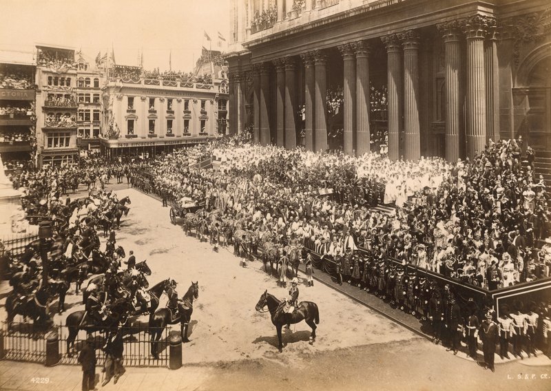 Viktória királynő, gyémánt jubileumi körmenet St Paulsba, 1897 alkotó: English Photographer