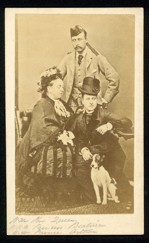 Viktória királynő, Beatrice hercegnő és Arthur herceg alkotó: English Photographer