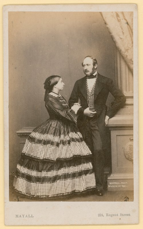 Viktória királynő és a hercegprímás (fekete-fehér fotó) alkotó: English Photographer