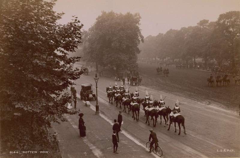 Rotten Row, Hyde Park, London alkotó: English Photographer