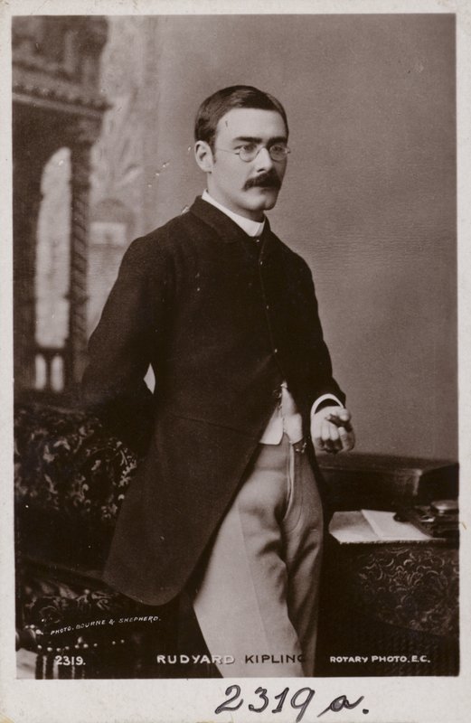 Rudyard Kipling (1865-1936) angol novellaíró, költő és regényíró alkotó: English Photographer