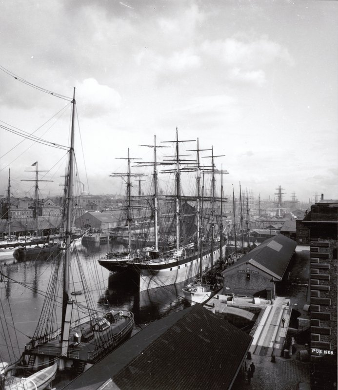 Salthouse Dock, Liverpool alkotó: English Photographer