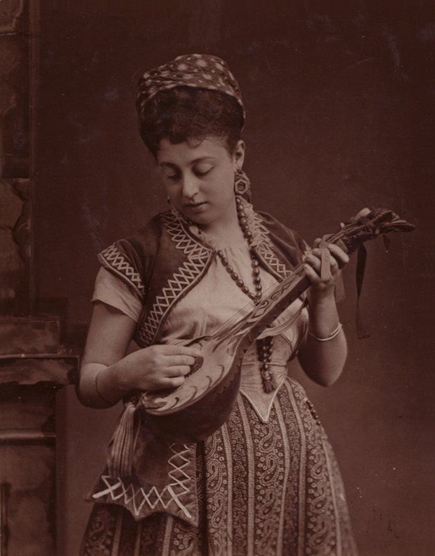 Seline dollár alkotó: English Photographer