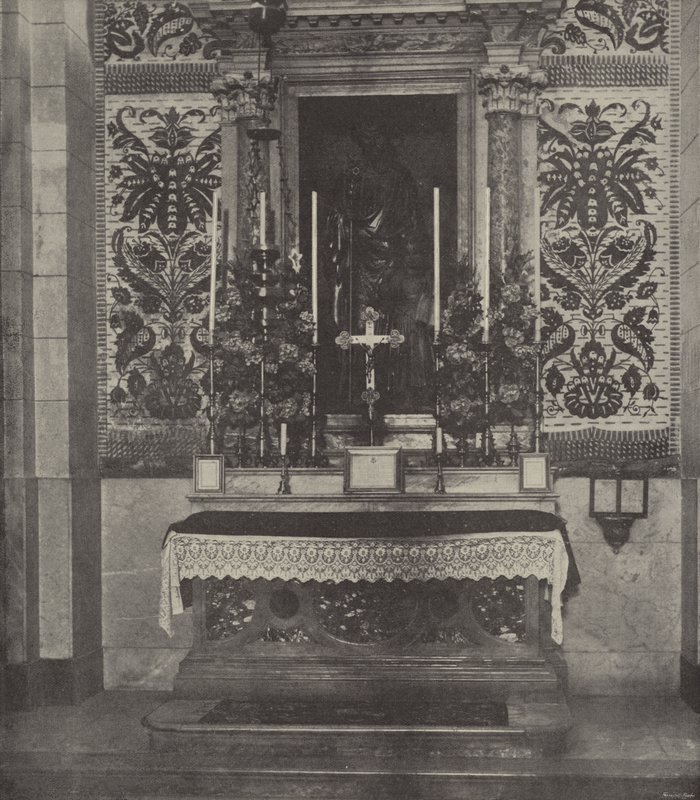 Mellékoltár, latin templom, Názáret, állítólag József háza helye fölött állna, ahol Jézus nevelkedett alkotó: English Photographer
