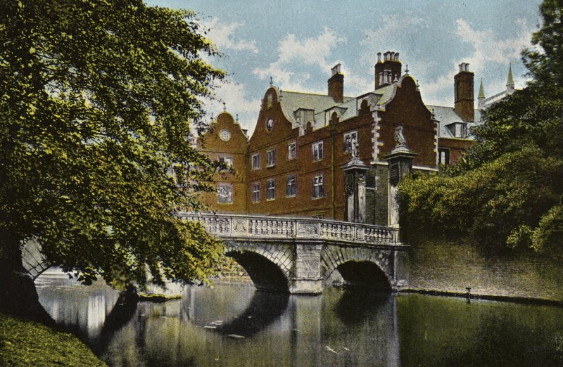 St. Johns College. Konyhahíd alkotó: English Photographer