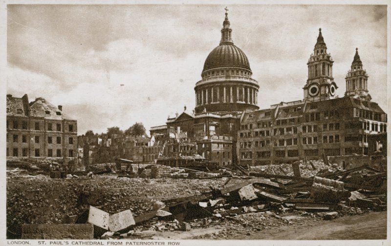 St Pauls Cathedral, London, a Paternoster Row-tól alkotó: English Photographer