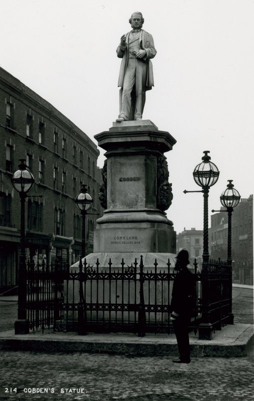 Richard Cobden szobra alkotó: English Photographer