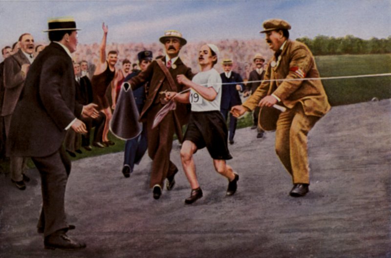 Kiszáradástól és kimerültségtől szenved. Dorando Pietri olasz atlétát átsegítik a célvonalon, hogy megnyerje a maratont az 1908-as londoni olimpiai játékokon alkotó: English Photographer