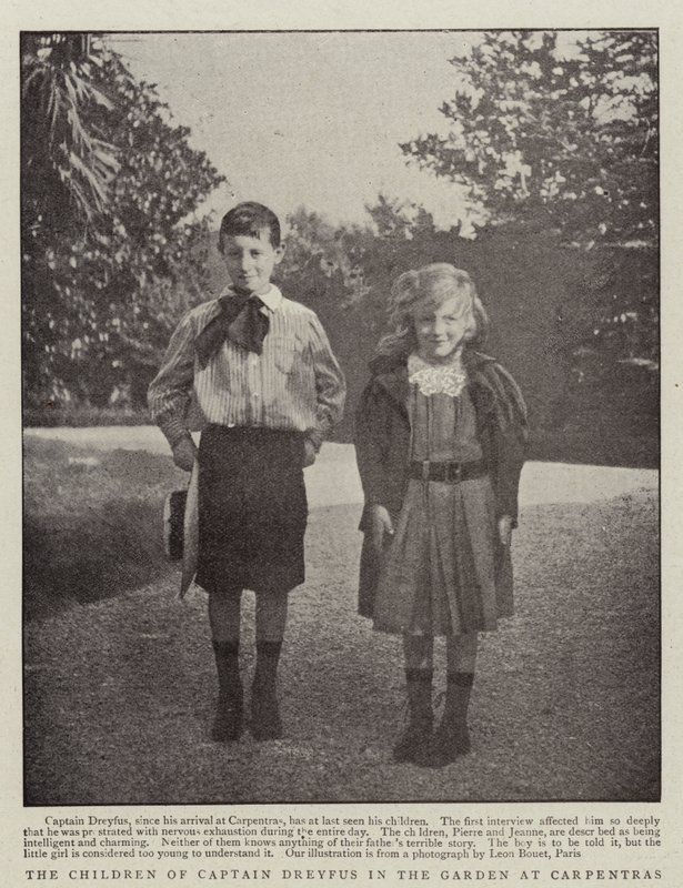 Dreyfus kapitány gyermekei a Carpentras-i kertben alkotó: English Photographer