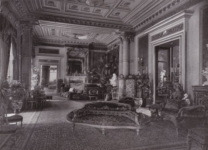 The Drawing Room, Marlborough House alkotó: English Photographer