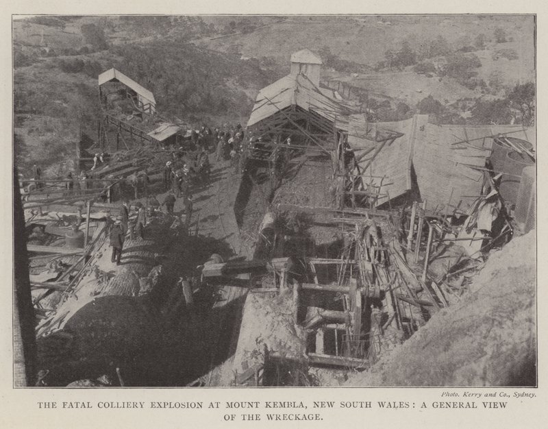A végzetes Colliery-robbanás a Mount Kembla-nál, Új-Dél-Walesben, általános kép a roncsokról alkotó: English Photographer