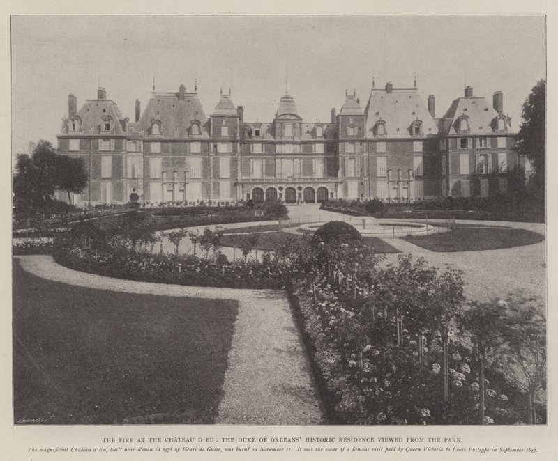 A tűz a Chateau dEu-ban, az Orleans-i herceg történelmi rezidenciája a parkból nézve alkotó: English Photographer