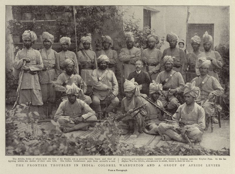 The Frontier Troubles in India, Warburton ezredes és egy csoport Afridi Levies alkotó: English Photographer