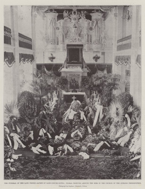Alfréd szász-coburg-gothai herceg temetése, Virágos tiszteletadás a Bier körül a Schloss Friedenstein-templomban alkotó: English Photographer