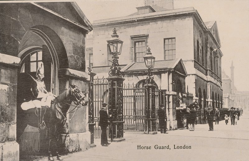 The Horse Guards, London alkotó: English Photographer