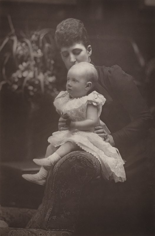 A Lady Alexandra Duff alkotó: English Photographer
