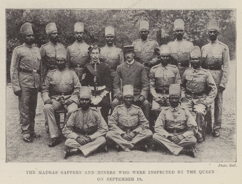 A Madras Sappers és Bányászok, akiket a királynő szeptember 19-én megvizsgált alkotó: English Photographer