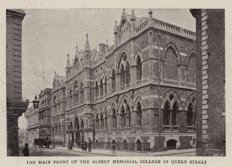 Az Albert Memorial College fő homlokzata a Queen Street-ben alkotó: English Photographer