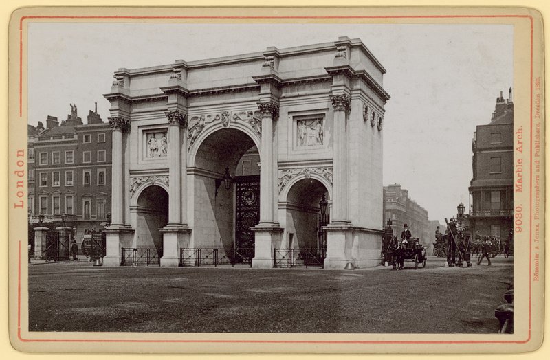 A Marble Arch, Hyde Park Corner, London alkotó: English Photographer