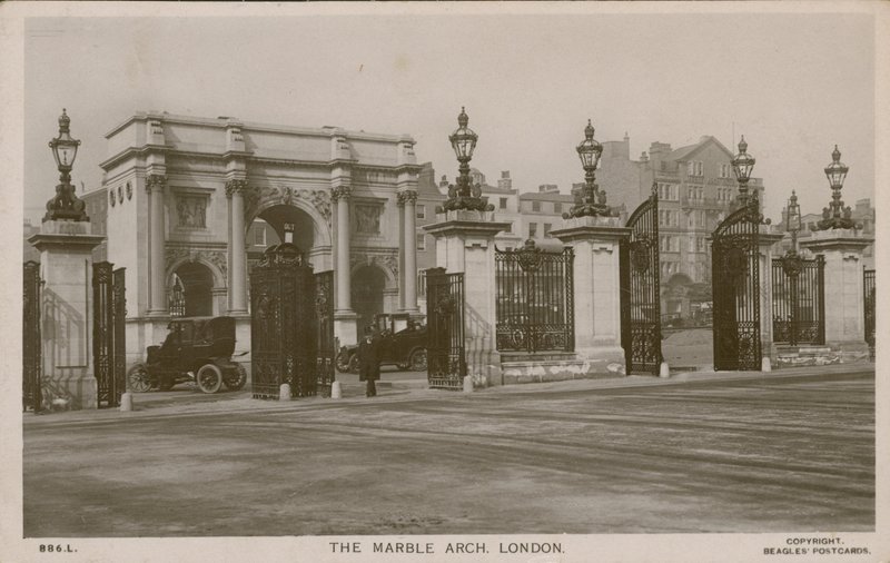 A Marble Arch, London alkotó: English Photographer
