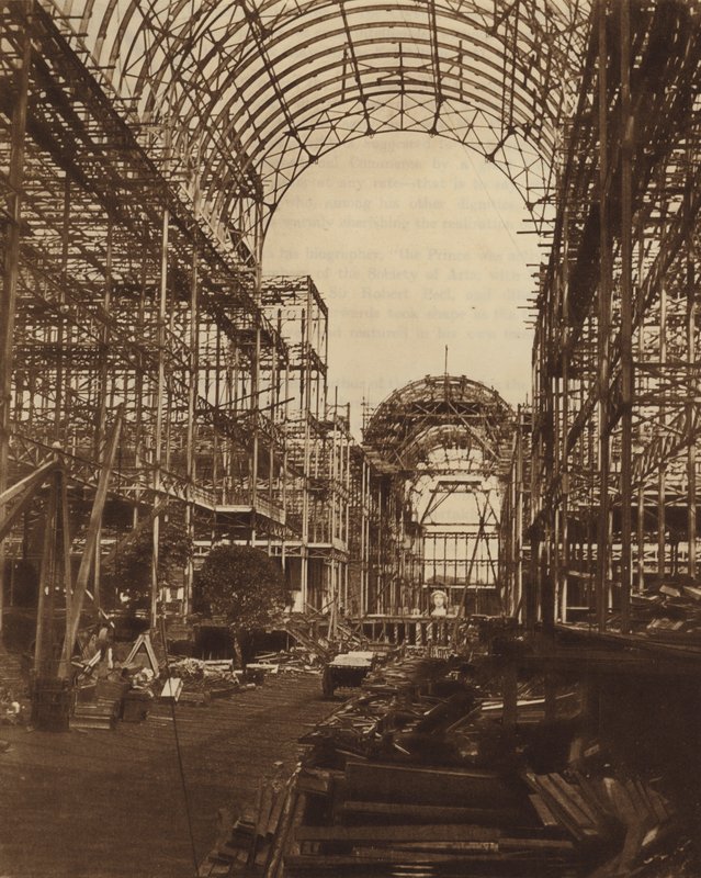 A Nave északra néz alkotó: English Photographer