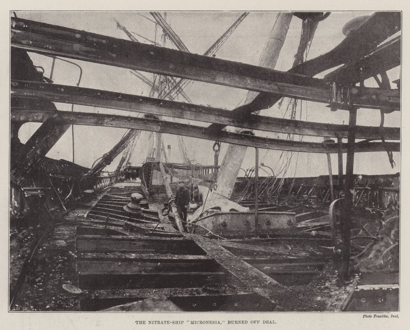 A Nitrate-Ship Micronesia, leégett az alkuból alkotó: English Photographer