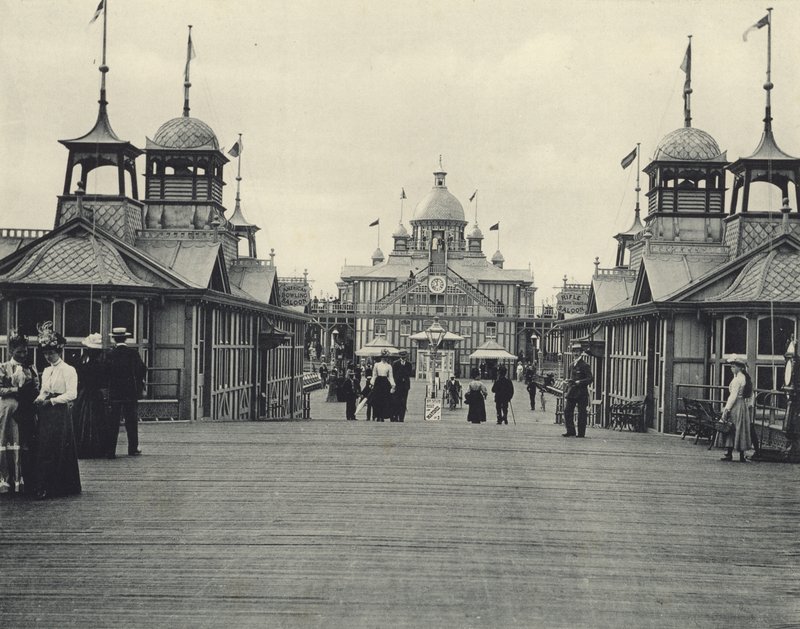 A pavilon alkotó: English Photographer