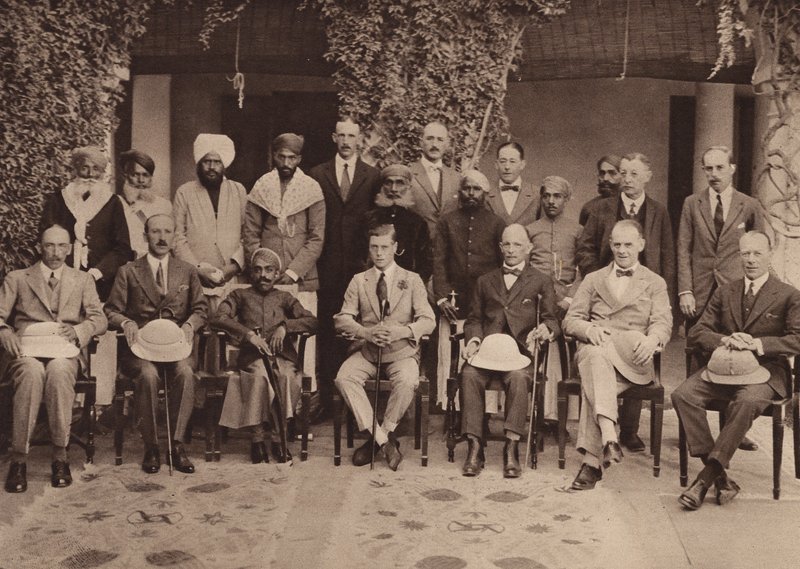 A herceg és Kumar maharadzsa a rezidencián, Udaipur (fekete-fehér fotó) alkotó: English Photographer