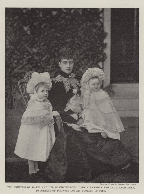 A walesi hercegnő és unokái, Lady Alexandria és Lady Maud Duff, Louise hercegnő lányai, Fife hercegnője alkotó: English Photographer