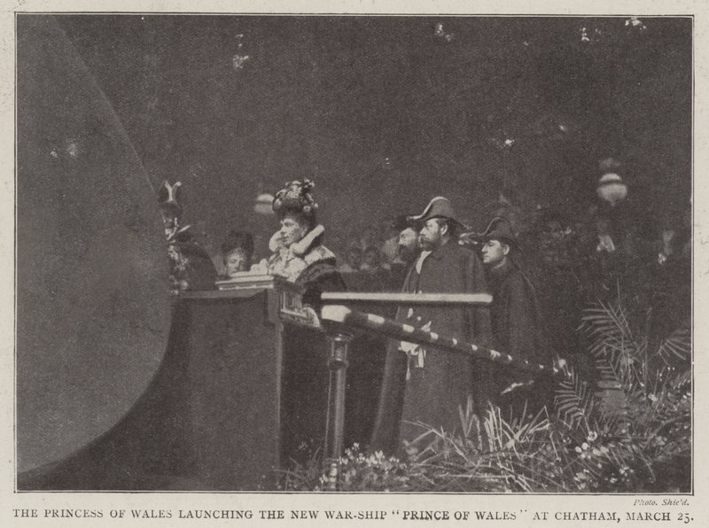 A walesi hercegnő útjára bocsátja a Prince of Wales új hadihajóját Chathamben, március 25. alkotó: English Photographer