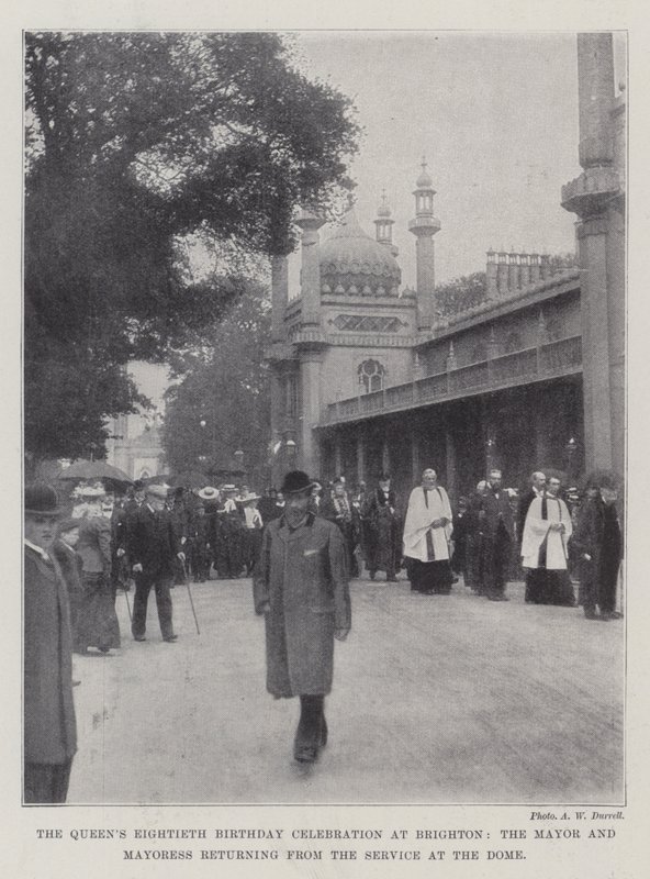A Queens nyolcvanadik születésnapi ünnepsége Brightonban, a polgármester és a polgármesternő visszatér a szolgálatról a Dome-ban alkotó: English Photographer